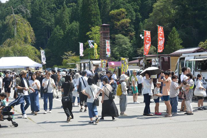 「あさひたかねわくわくフェスタin道の駅ひだ朝日村