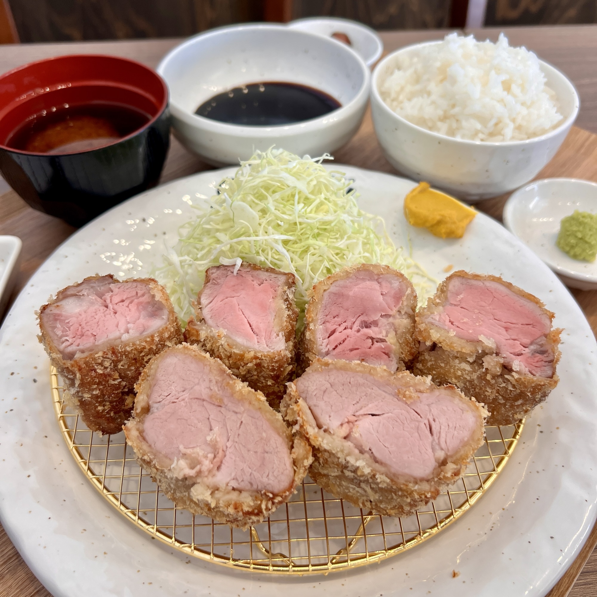 各務原市 厚切りレアとんかつ まことん