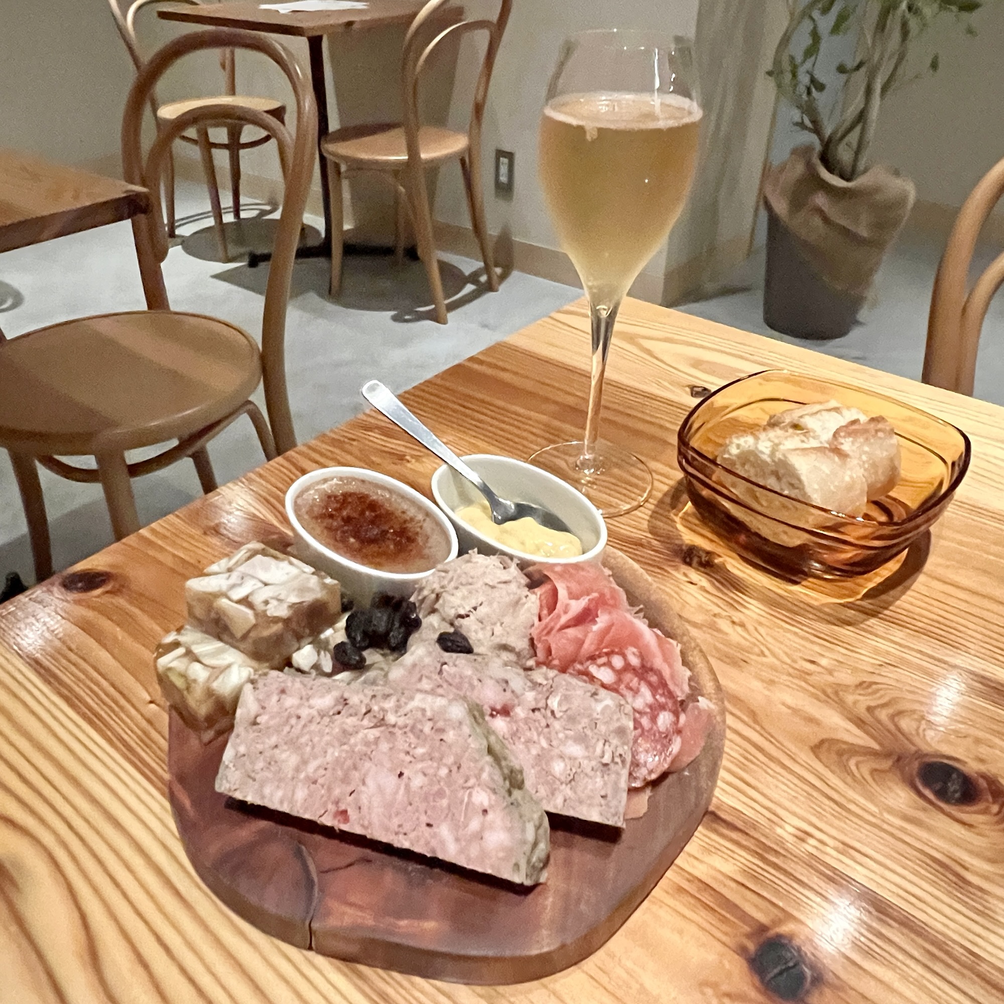 岐阜市 ワイン食堂 Akinchi