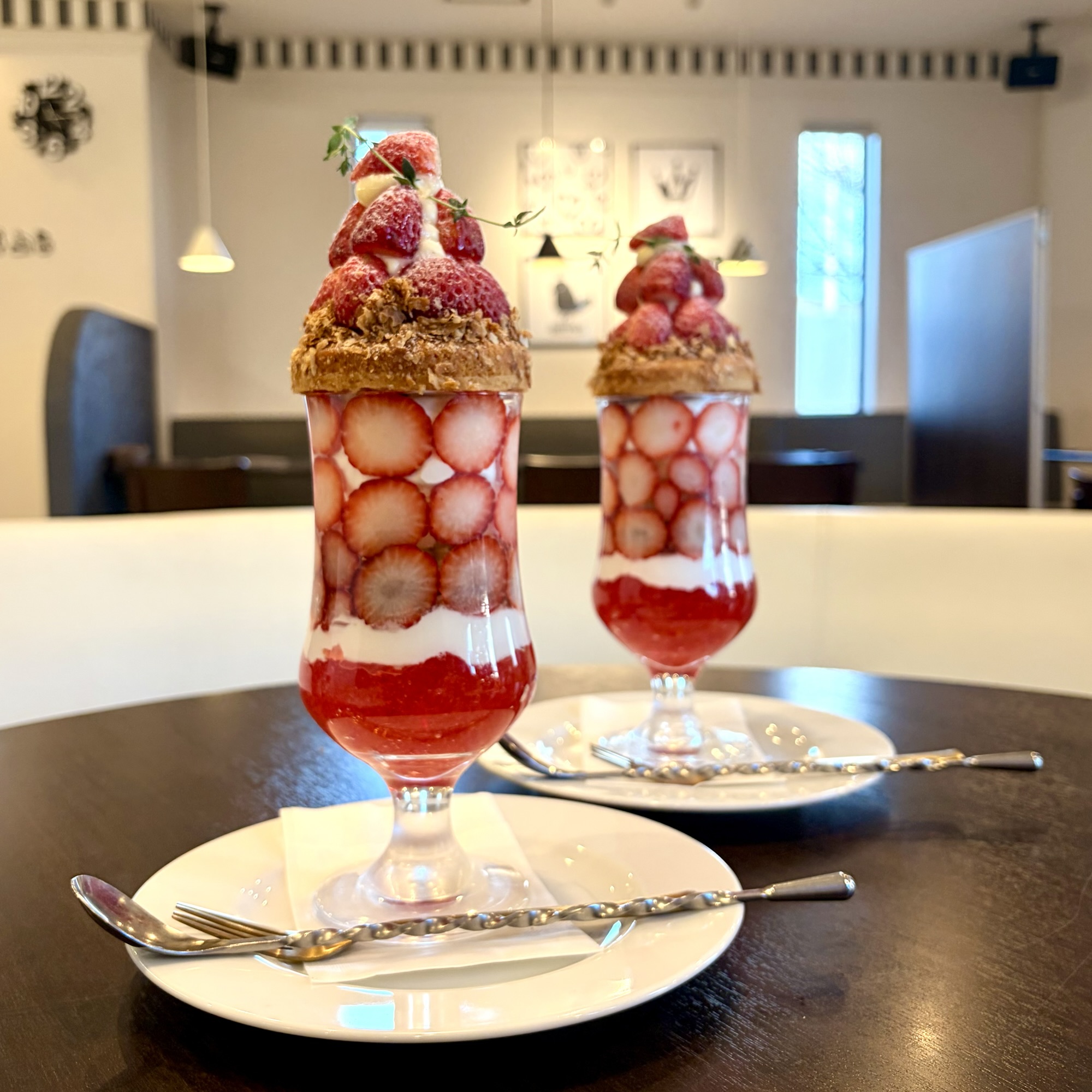 各務原市 ミニラバーズカフェ いちごパフェ