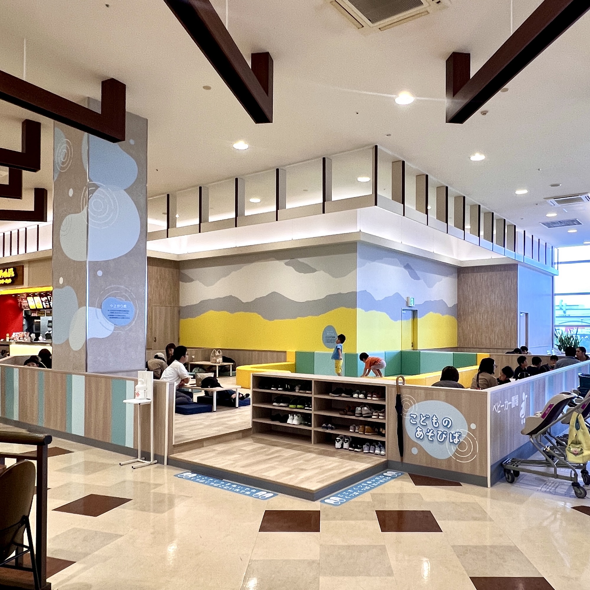 イオンモール大垣 フードコート こどものあそびば