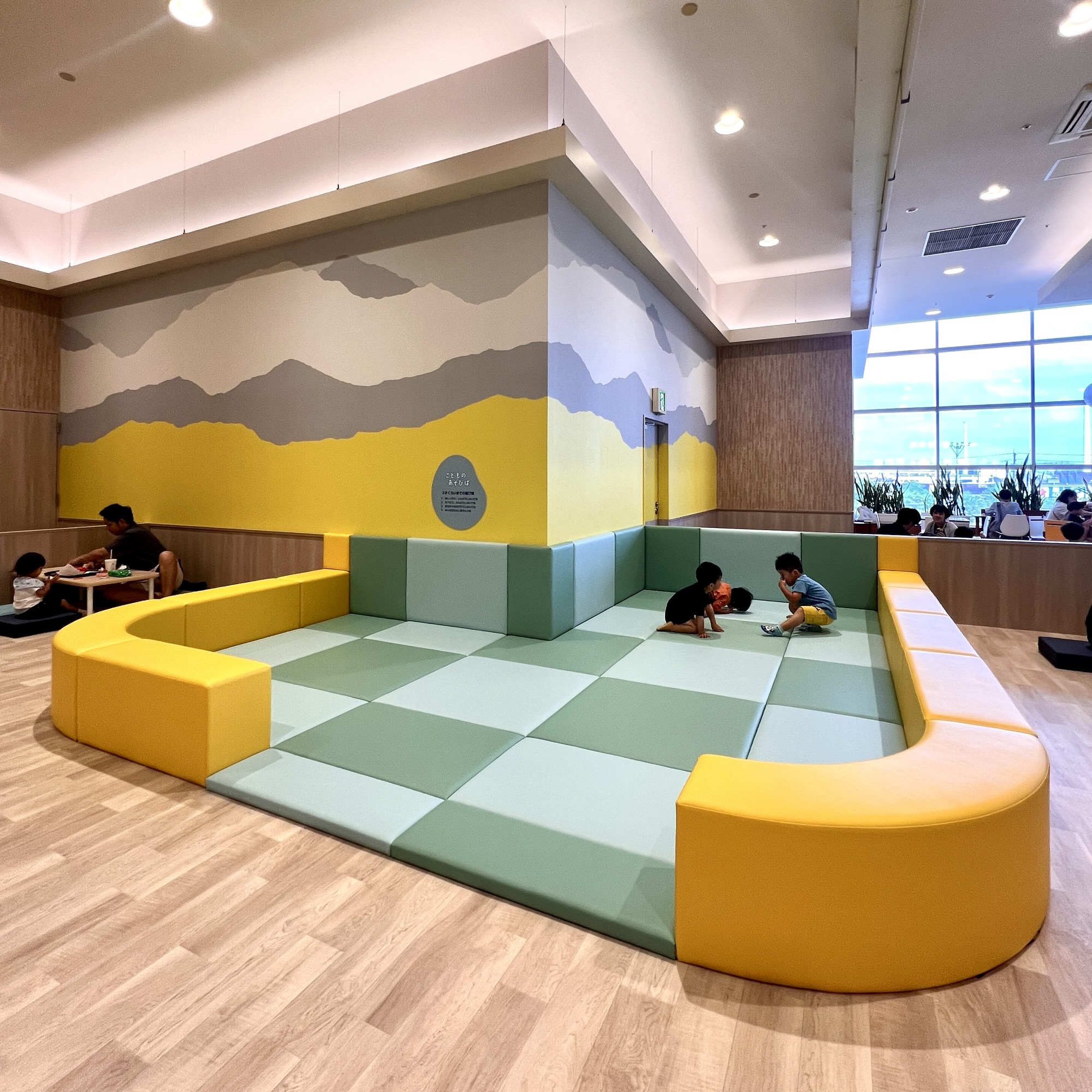 イオンモール大垣 フードコート こどものあそびば