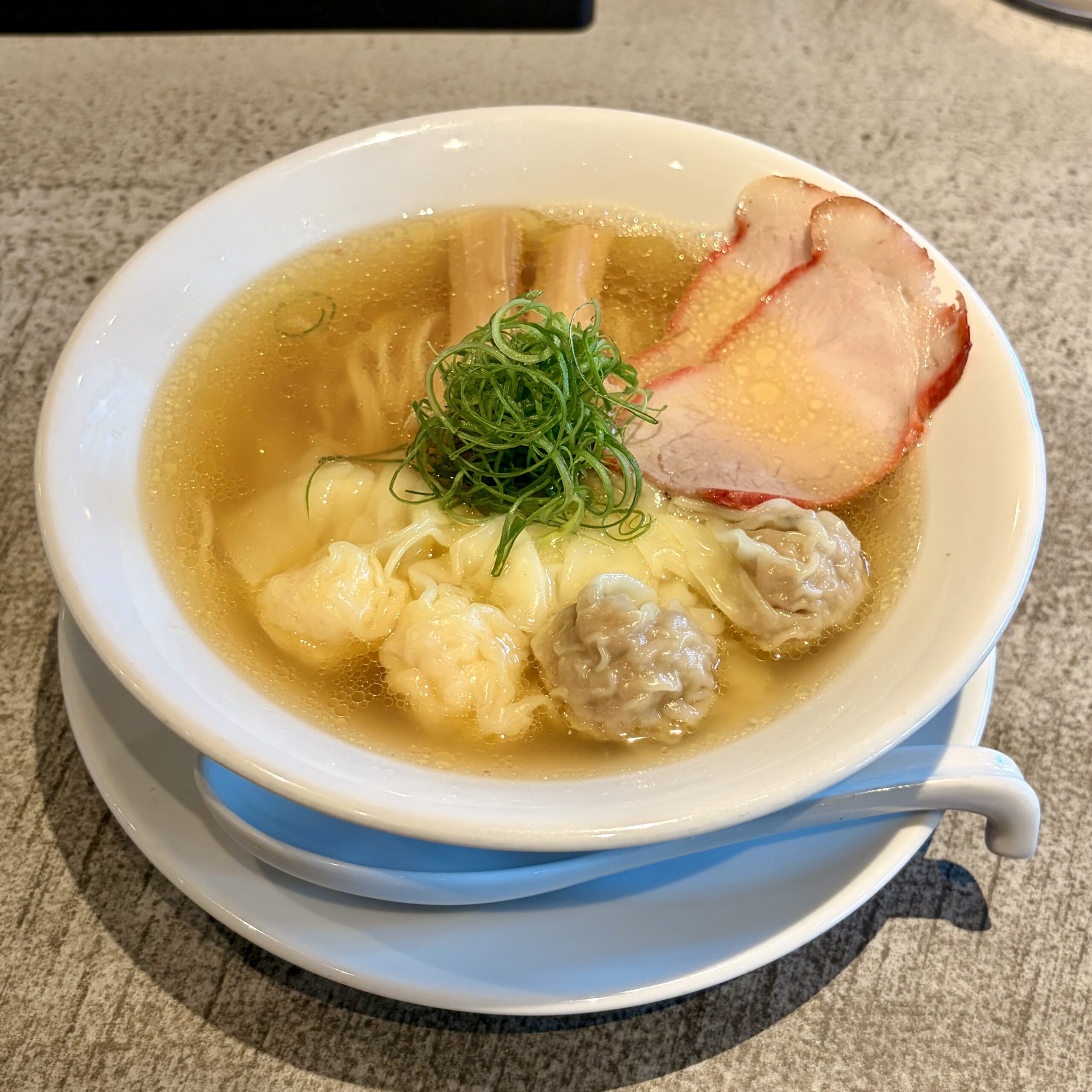 多治見市 ワンタン麺専門店 たゆたふ