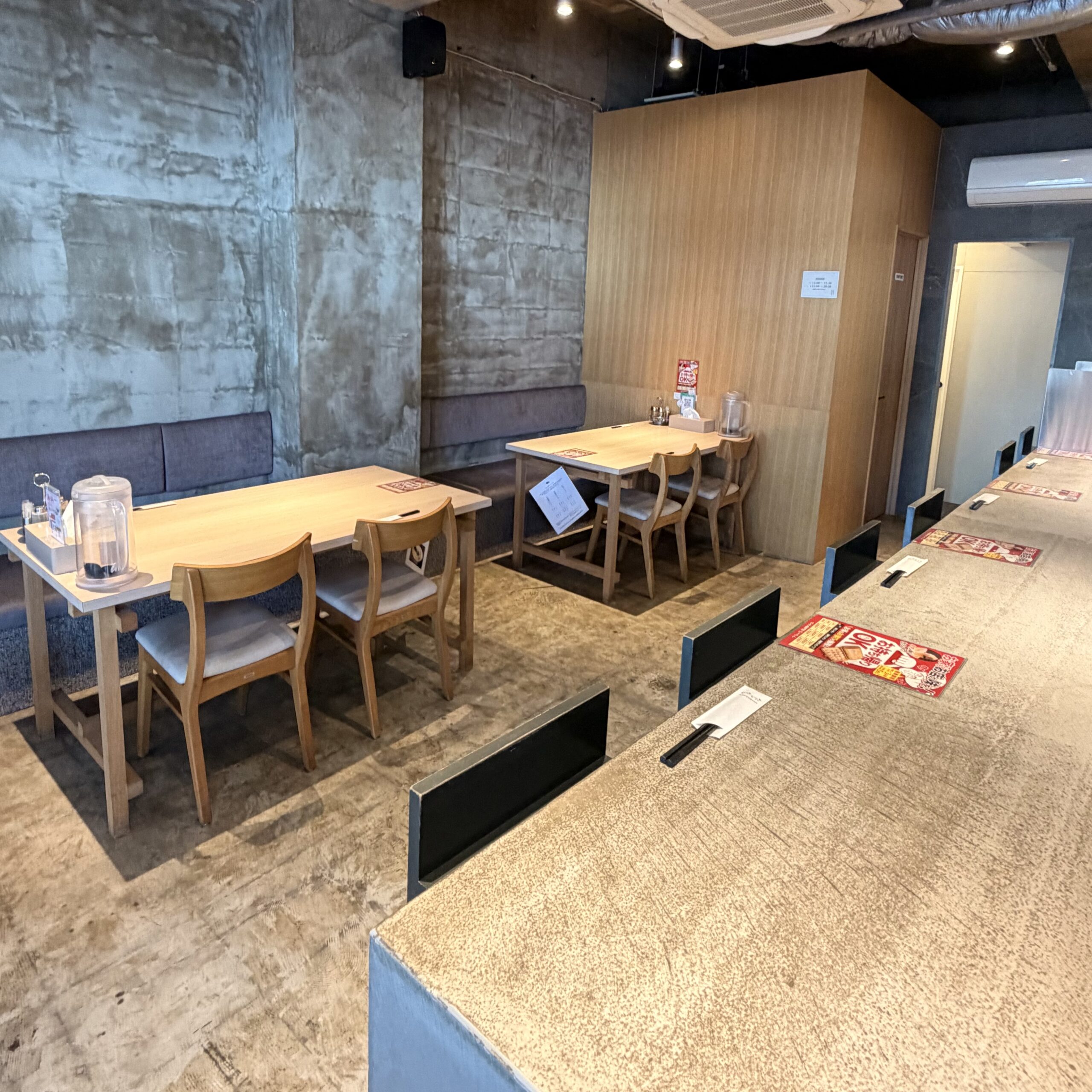 多治見市 ワンタン麺専門店 たゆたふ 店内