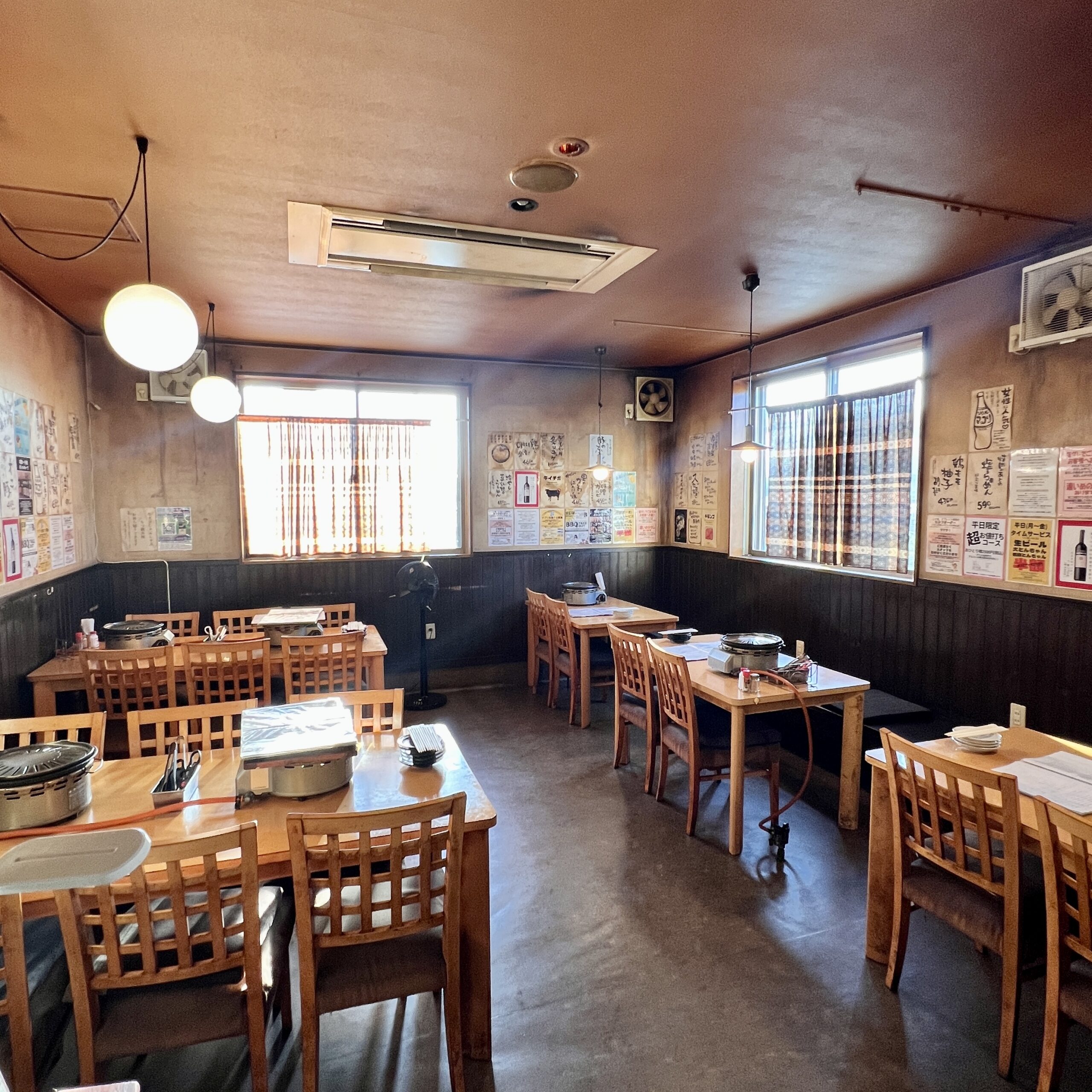 北方町 炙りや藤庵 焼肉 店内 