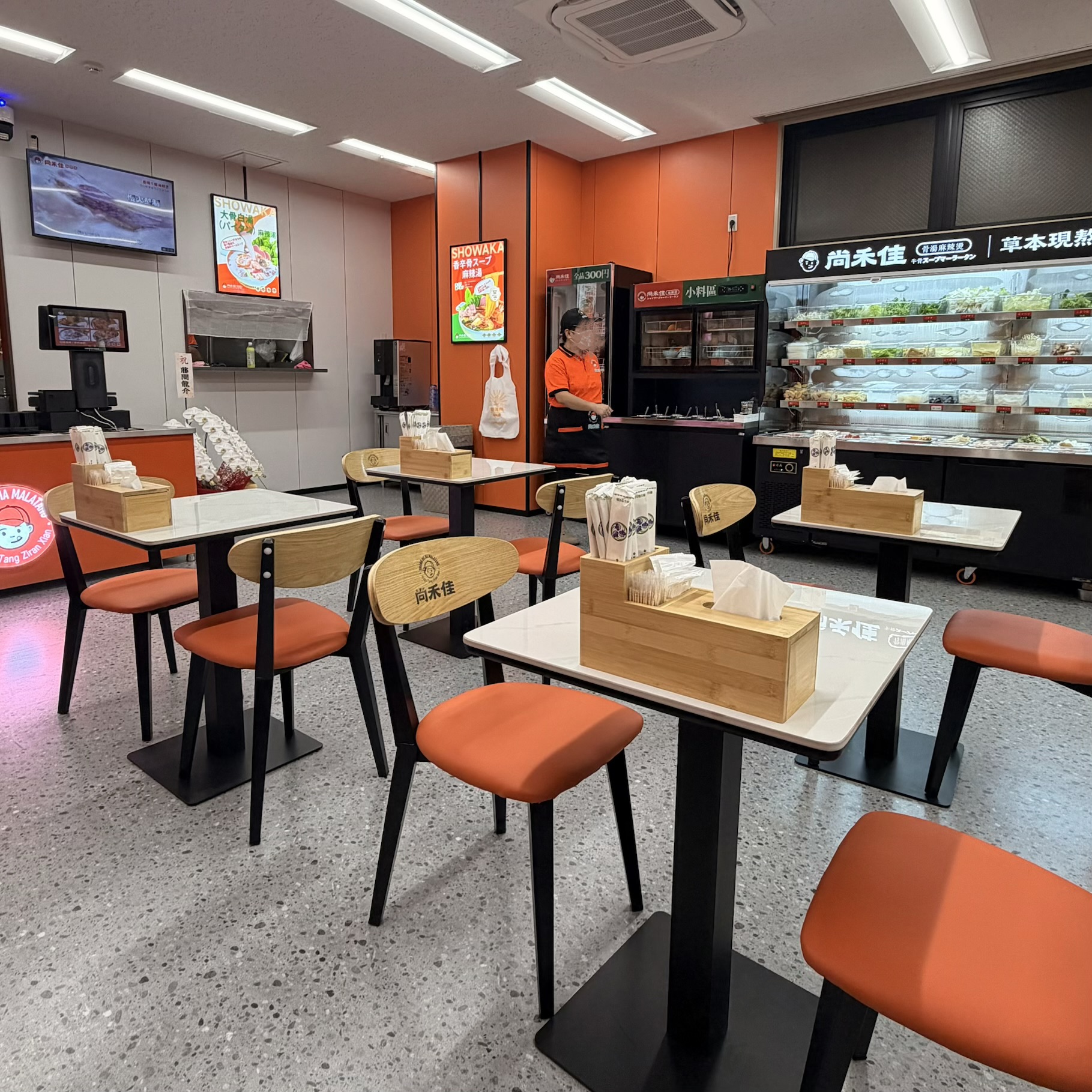 岐阜市 麻辣湯専門店 尚禾佳麻辣烫(シャンフージャー マーラータン)岐阜商店街店 店内